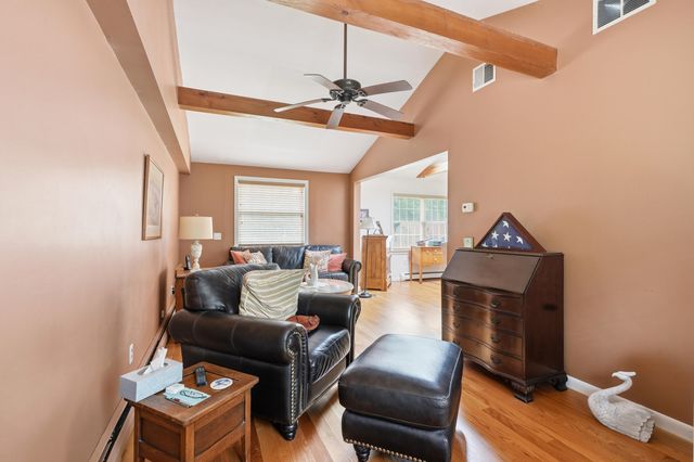 40 Cape Cod Lane, Barnstable, MA 02630