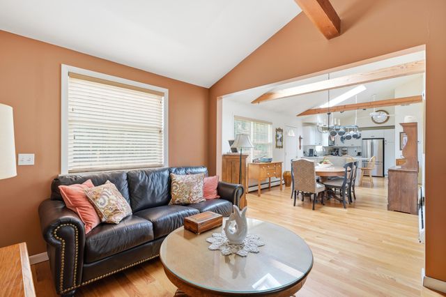 40 Cape Cod Lane, Barnstable, MA 02630
