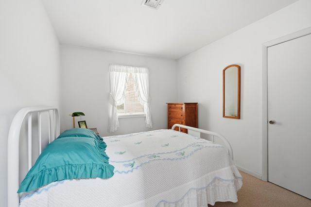 40 Cape Cod Lane, Barnstable, MA 02630