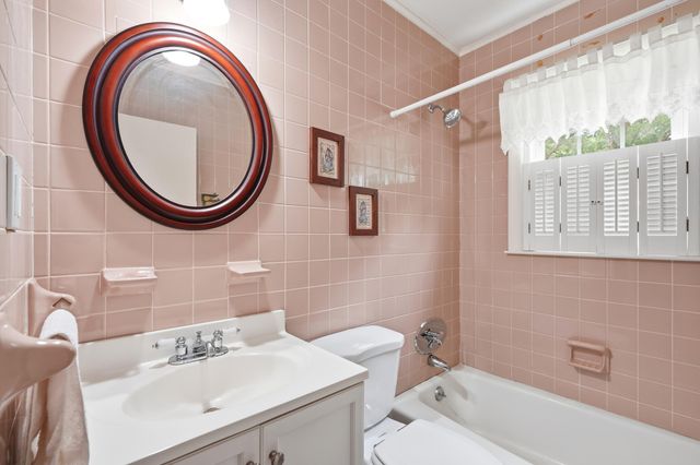 40 Cape Cod Lane, Barnstable, MA 02630
