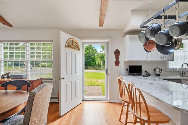 40 Cape Cod Lane, Barnstable, MA 02630