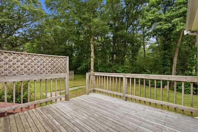 40 Cape Cod Lane, Barnstable, MA 02630