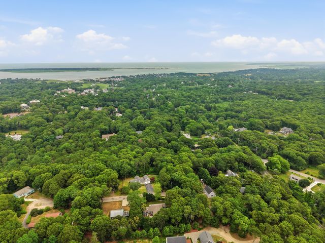 40 Cape Cod Lane, Barnstable, MA 02630