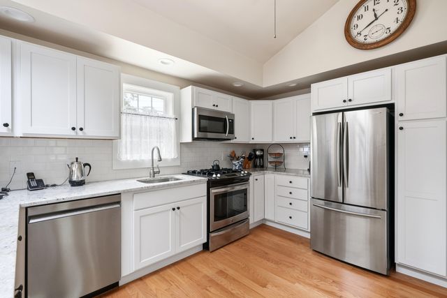 40 Cape Cod Lane, Barnstable, MA 02630