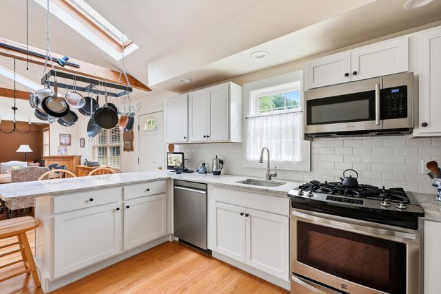 40 Cape Cod Lane, Barnstable, MA 02630
