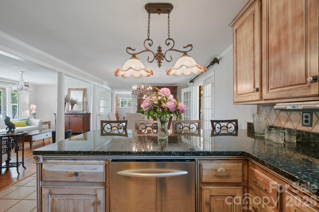 3328 Sulphur Springs Road NE, Hickory, NC 28601