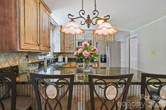 3328 Sulphur Springs Road NE, Hickory, NC 28601