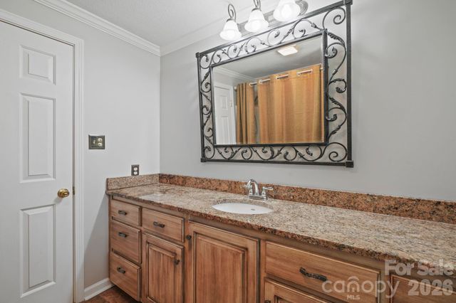 3328 Sulphur Springs Road NE, Hickory, NC 28601