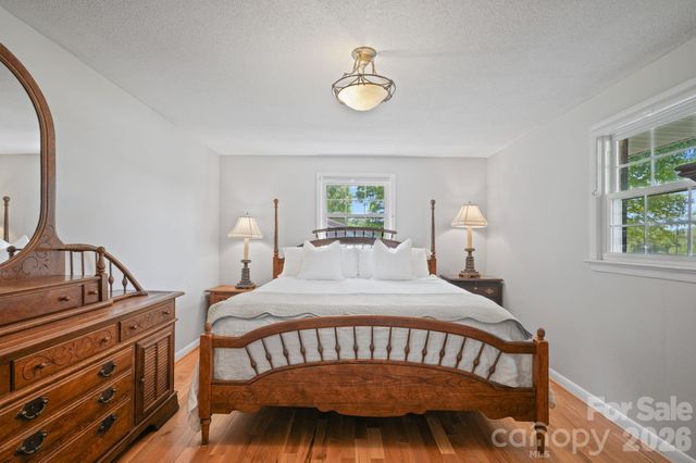 3328 Sulphur Springs Road NE, Hickory, NC 28601