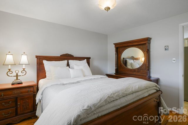 3328 Sulphur Springs Road NE, Hickory, NC 28601