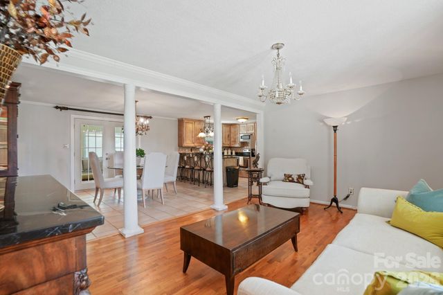 3328 Sulphur Springs Road NE, Hickory, NC 28601