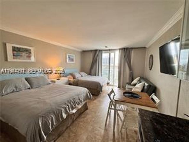 19201 Collins Avenue 436, Sunny Isles Beach, FL 33160