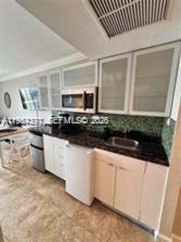19201 Collins Avenue 436, Sunny Isles Beach, FL 33160
