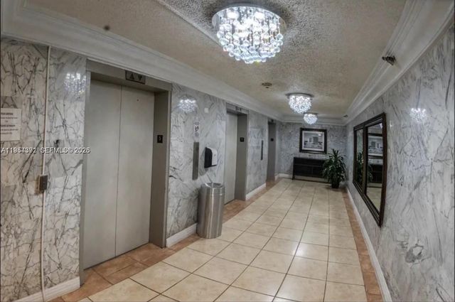19201 Collins Avenue 436, Sunny Isles Beach, FL 33160