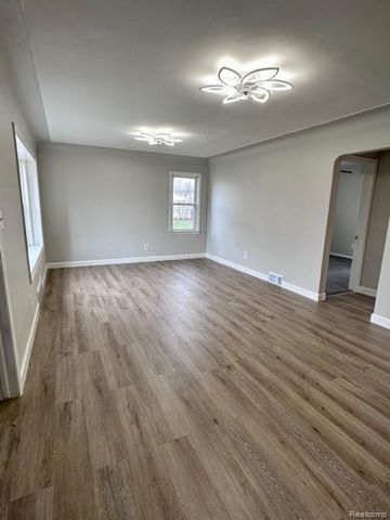 1612 Deering Street, Garden City, MI 48135