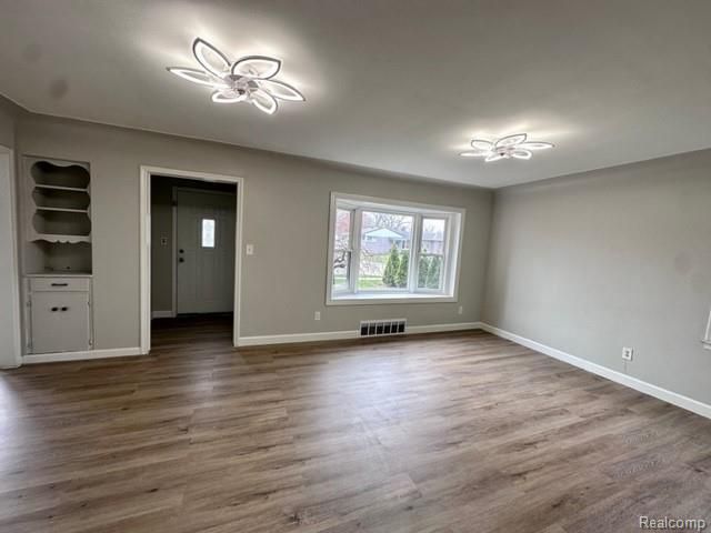 1612 Deering Street, Garden City, MI 48135