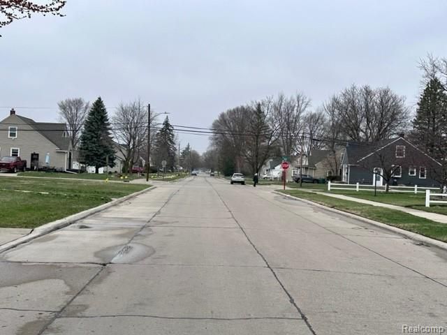 1612 Deering Street, Garden City, MI 48135