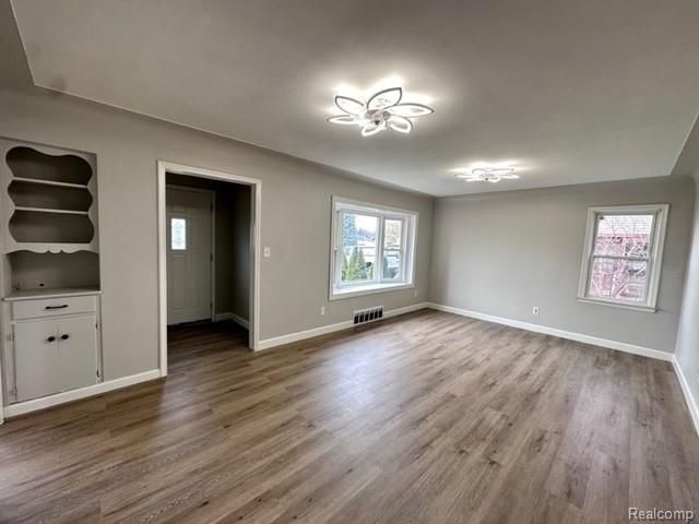 1612 Deering Street, Garden City, MI 48135