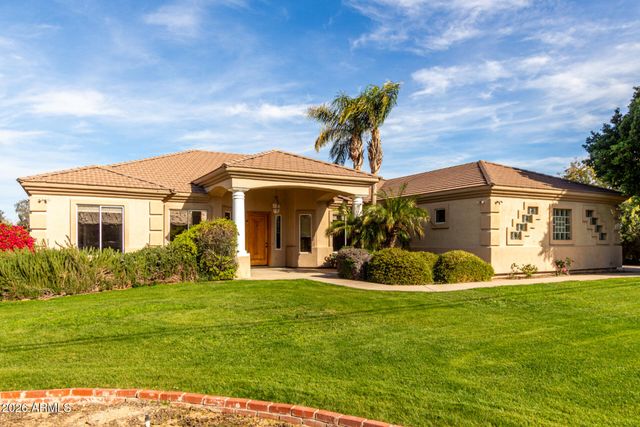 16218 W CAROLE Lane, Litchfield Park, AZ 85340