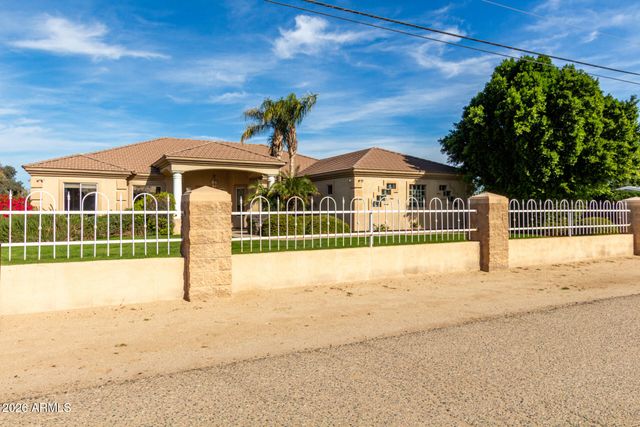 16218 W CAROLE Lane, Litchfield Park, AZ 85340