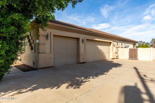 16218 W CAROLE Lane, Litchfield Park, AZ 85340