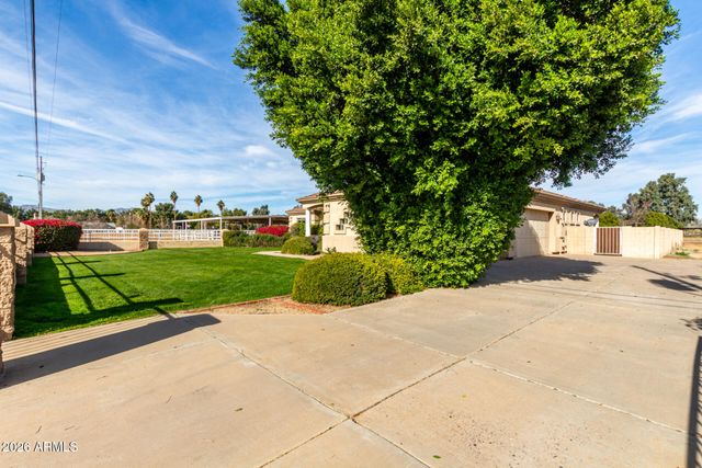 16218 W CAROLE Lane, Litchfield Park, AZ 85340