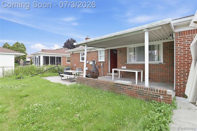 11085 Busch Avenue, Warren, MI 48089