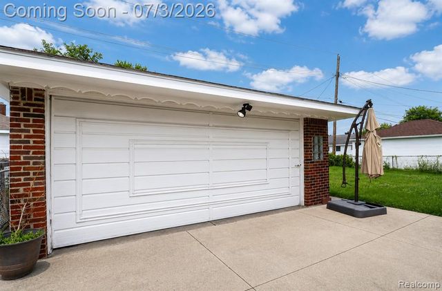 11085 Busch Avenue, Warren, MI 48089