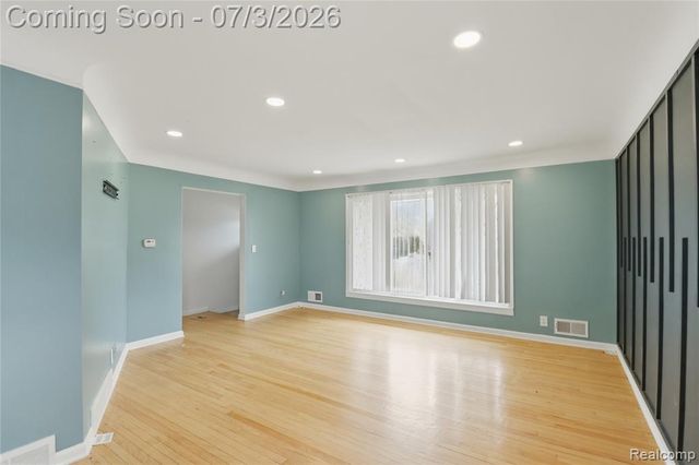 11085 Busch Avenue, Warren, MI 48089