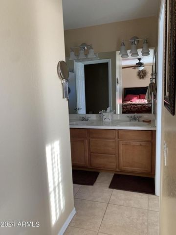 1940 W Faria Lane, Phoenix, AZ 85023