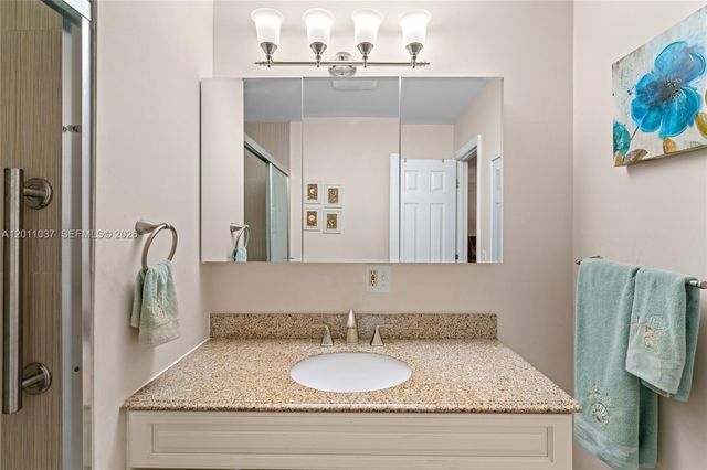 8887 Bella Vista Dr 8887, Boca Raton, FL 33433