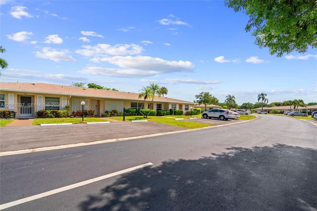 8887 Bella Vista Dr 8887, Boca Raton, FL 33433