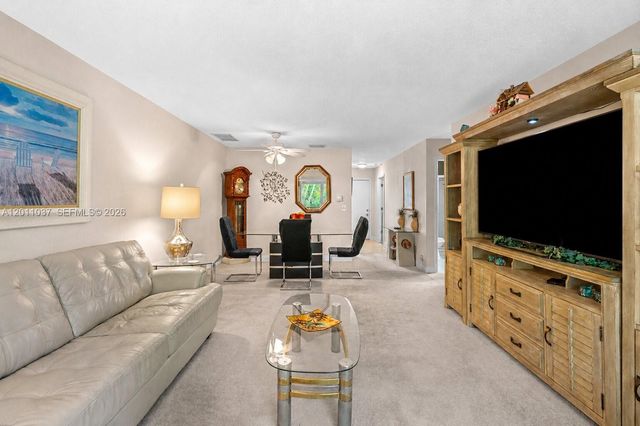 8887 Bella Vista Dr 8887, Boca Raton, FL 33433