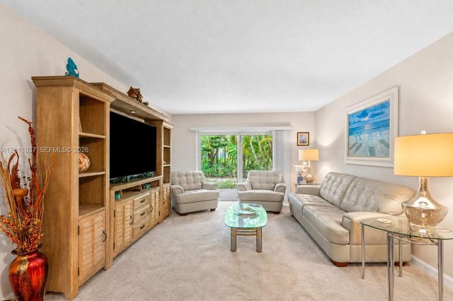 8887 Bella Vista Dr 8887, Boca Raton, FL 33433