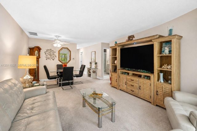 8887 Bella Vista Dr 8887, Boca Raton, FL 33433