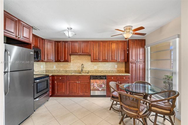 8887 Bella Vista Dr 8887, Boca Raton, FL 33433