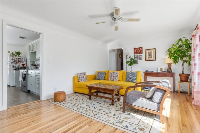 433 Jennison Avenue, Kalamazoo, MI 49006