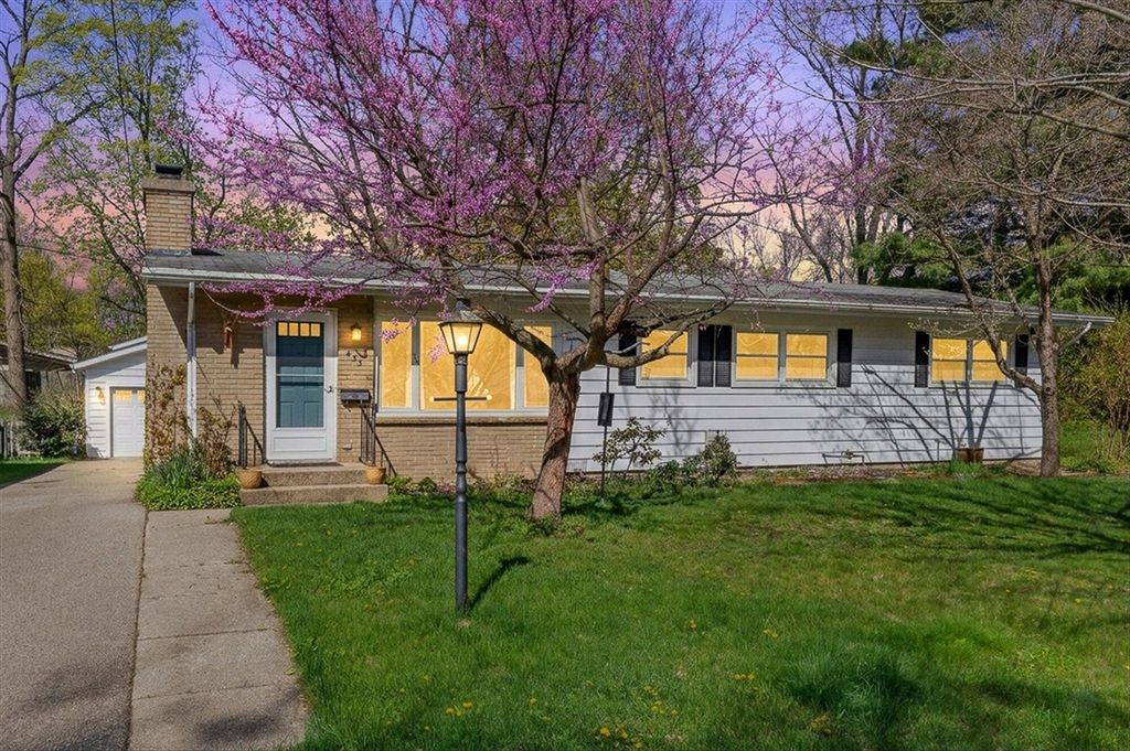 433 Jennison Avenue, Kalamazoo, MI 49006