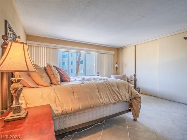 725 North Royal Crest Circle 231, Las Vegas, NV 89169