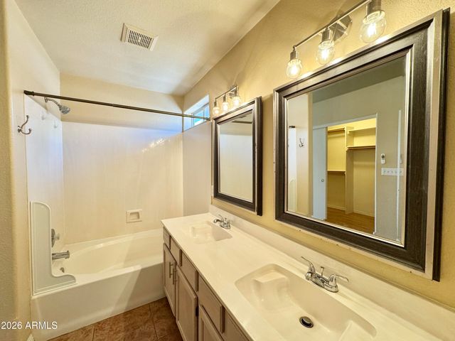 1851 E COUNTRYWALK Lane, Chandler, AZ 85225