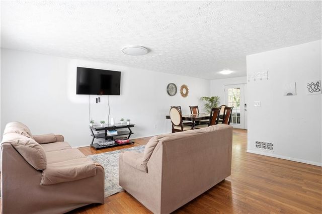 2080 Countydown Lane, Stone Mountain, GA 30088