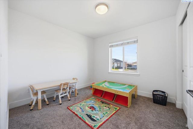 6114 W 32nd Ave, Kennewick, WA 99338