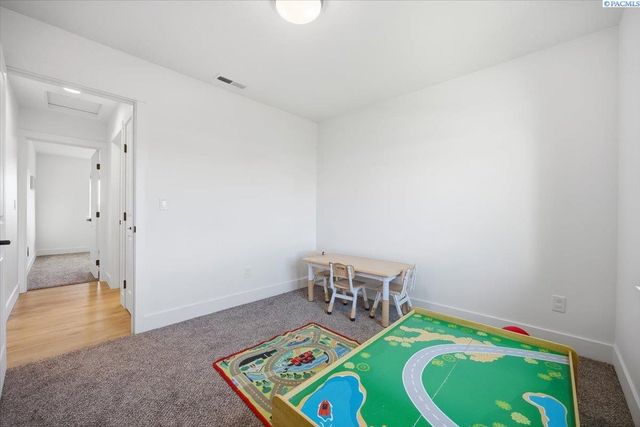 6114 W 32nd Ave, Kennewick, WA 99338