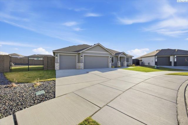 6114 W 32nd Ave, Kennewick, WA 99338