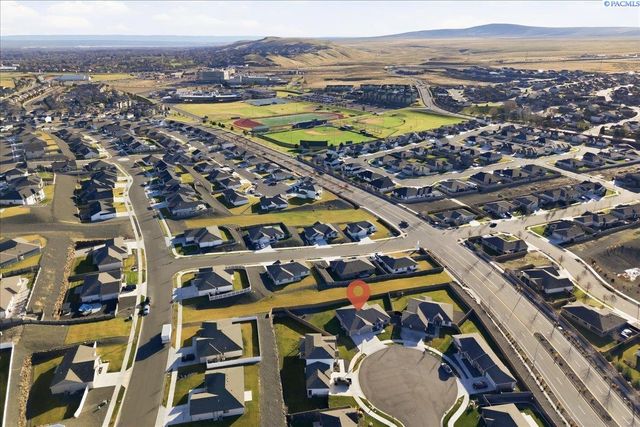 6114 W 32nd Ave, Kennewick, WA 99338