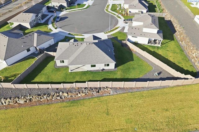 6114 W 32nd Ave, Kennewick, WA 99338