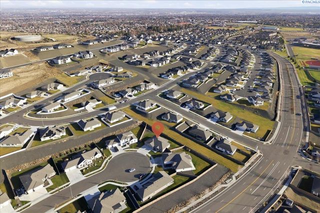 6114 W 32nd Ave, Kennewick, WA 99338