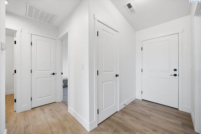 6114 W 32nd Ave, Kennewick, WA 99338