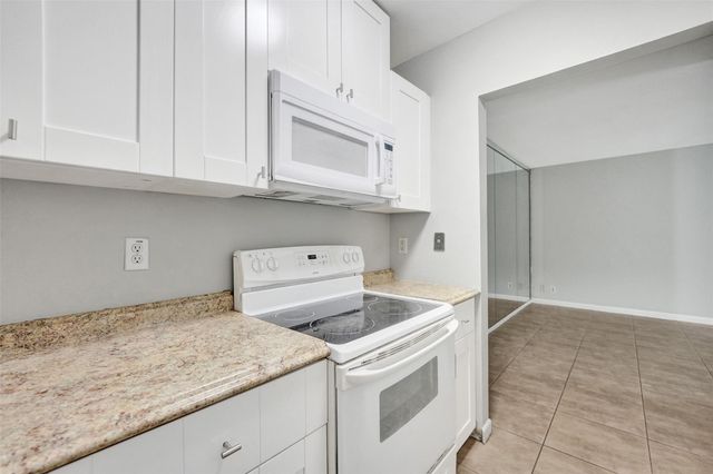 555 SE 8TH Street 252, Deerfield Beach, FL 33441