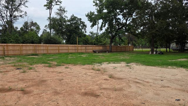 6706 Maple Drive, Humble, TX 77338